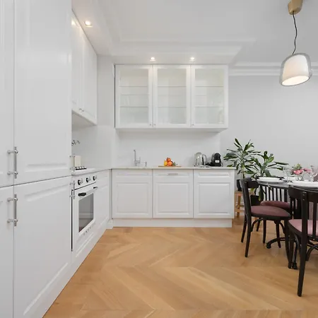 Jaktorowska Soft By Solarento * Warschau